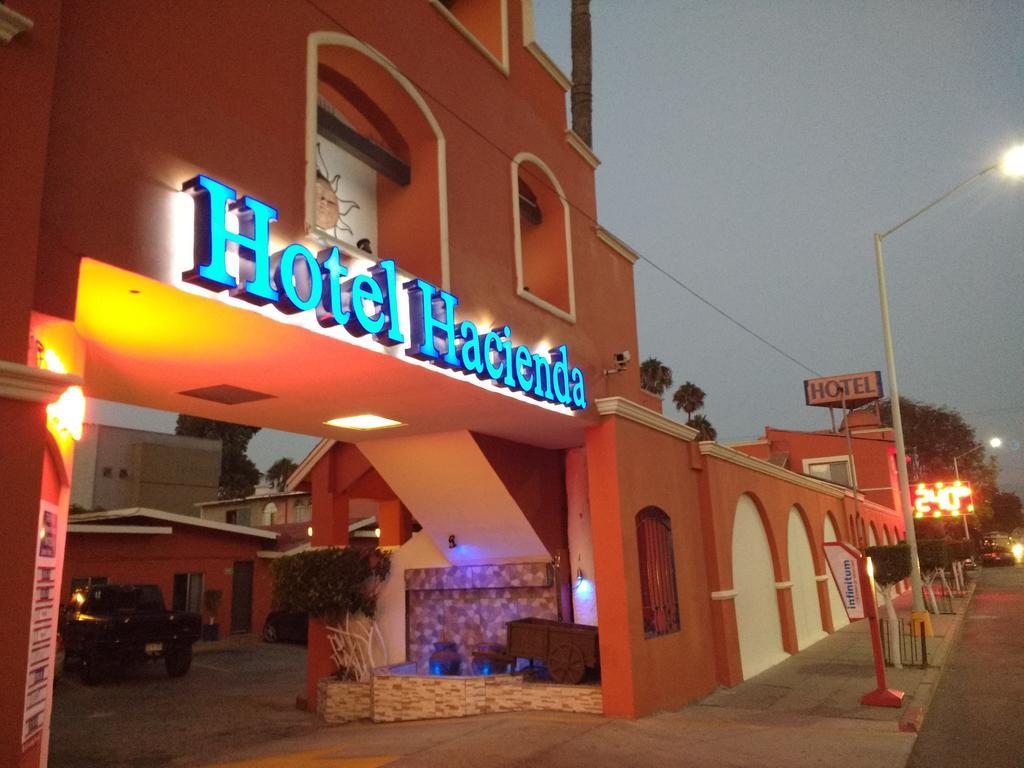 Hotel Hacienda Ensenada Bagian luar foto